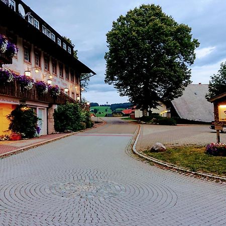 Zur Traube Schwarzwaldhotel & Restaurant Am Titisee 圣玛尔根 外观 照片
