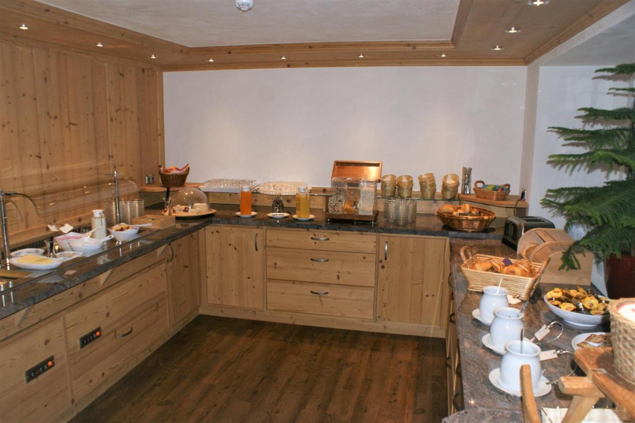 Zur Traube Schwarzwaldhotel & Restaurant Am Titisee 圣玛尔根 外观 照片