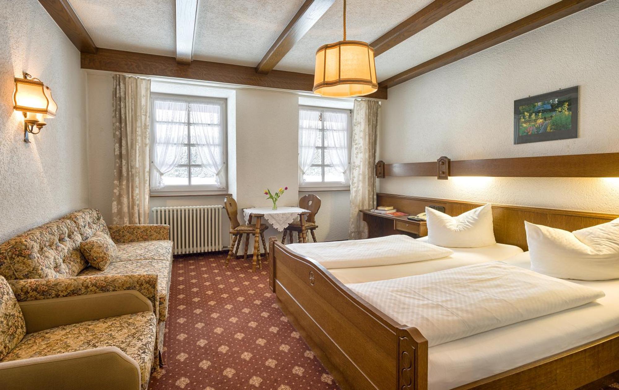 Zur Traube Schwarzwaldhotel & Restaurant Am Titisee 圣玛尔根 外观 照片